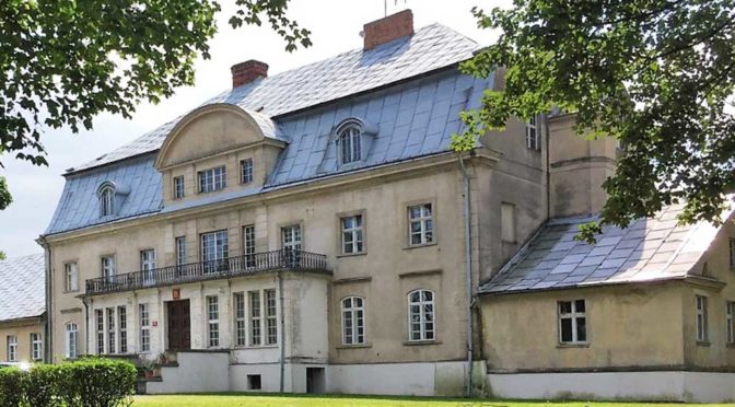reprezentacyjne wejście do luksusowej rezydencji do sprzedaży w województwie opolskim
