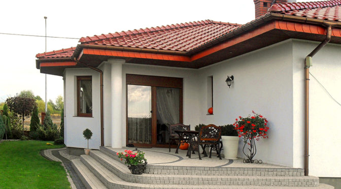 widok od strony tarasu na luksusową rezydencją na sprzedaż Konin