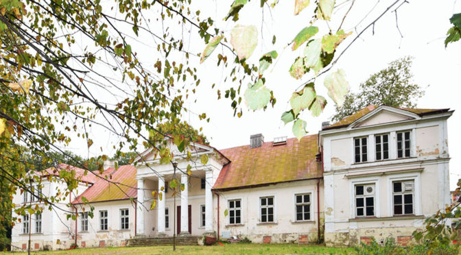 olśniewająca bryła luksusowego pałacu na sprzedaż Lublin (okolice)