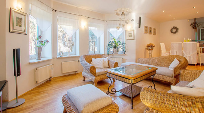 elegancki salon w luksusowej rezydencji na sprzedaż Poznań
