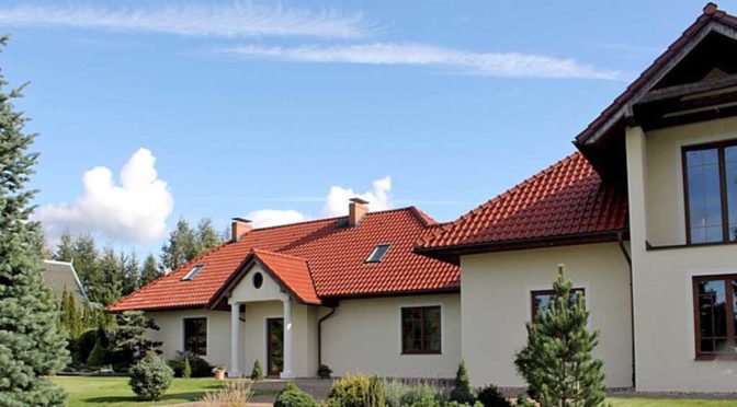 reprezentacyjne wejście z kolumnami do ekskluzywnej rezydencji na sprzedaż Starogard Gdański