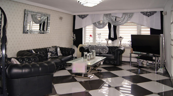 nowoczesny, oryginalny aranż salonu w ekskluzywnej rezydencji na sprzedaż Inowrocław