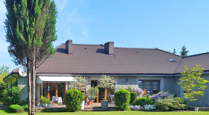 widok od strony ogrodu na ekskluzywną rezydencję do sprzedaży Gorzów Wielkopolski (okolice)