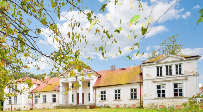 imponująca bryła ekskluzywnego pałacu do sprzedaży Lublin (okolice)