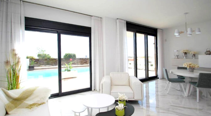 słoneczny pokój gościnny w luksusowej rezydencji na sprzedaż Hiszpania (San Miguel De Salinas)
