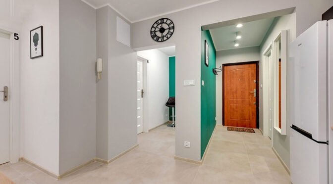 efektownie oświetlone wnętrze ekskluzywnego apartamentu na sprzedaż Gdańsk