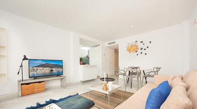 komfortowy pokój gościnny w ekskluzywnym apartamencie do sprzedaży Hiszpania (Costa Del Sol)