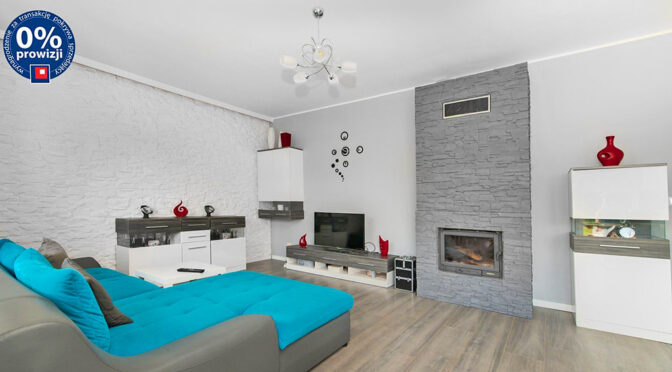 efektowny kominek w salonie luksusowej rezydencji na sprzedaż Gdynia (okolice)