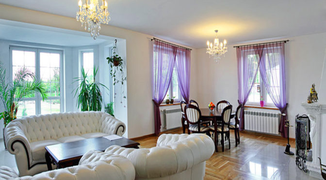 luksusowy salon w ekskluzywnej rezydencji do sprzedaży w okolicach Białegostoku