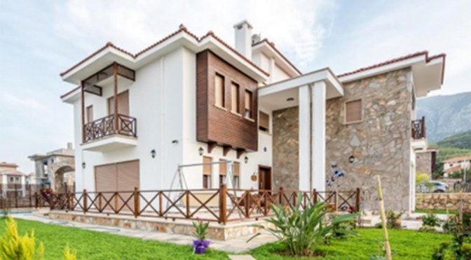 widok od strony ogrodu na luksusową rezydencję do sprzedaży Bellapais (Turcja)
