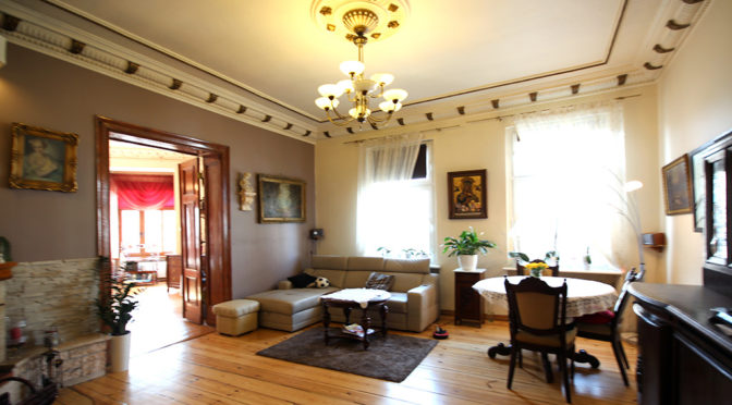zaprojektowane w klasycznym stylu wnętrze ekskluzywnego apartamentu na sprzedaż Szczecin