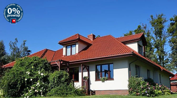 widok od strony ogrodu na luksusową rezydencję na sprzedaż Toruń (okolice)