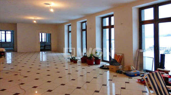 prestiżowy hol w ekskluzywnej rezydencji na sprzedaż Kielce (okolice)