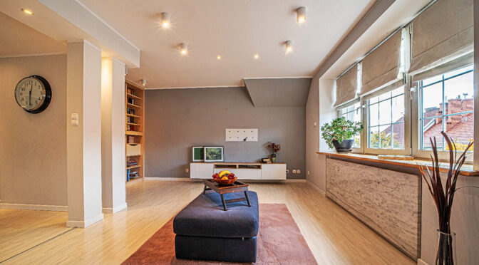 komfortowy pokój gościnny w ekskluzywnym apartamencie do sprzedaży Bolesławiec