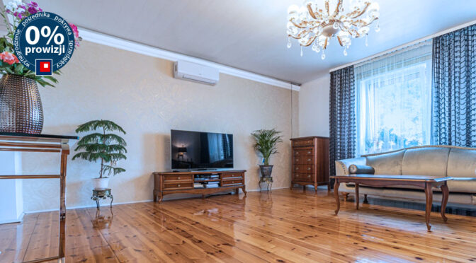 komfortowe wnętrze salonu w ekskluzywnej rezydencji do sprzedaży Katowice (okolice)