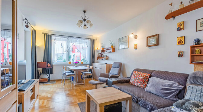 komfortowy pokój dzienny w ekskluzywnym apartamencie na sprzedaż Gdańsk