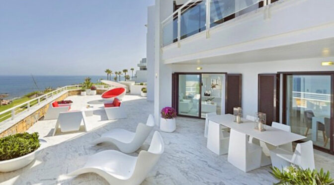 przepiękny taras przy ekskluzywnym apartamencie do sprzedaży Hiszpania (Costa del Sol, Estepona, Casares)