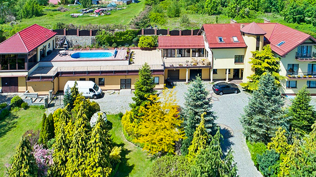 You are currently viewing Rezydencja do sprzedaży Wałbrzych (okolice)